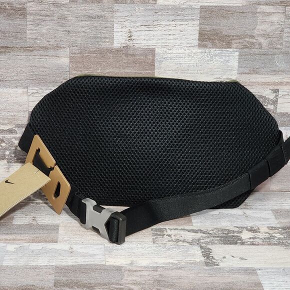 Nike Challenger Waist Fanny Pack Large 1 Liter Running Outdoor Mesh Back Green - Picture 2 of 8